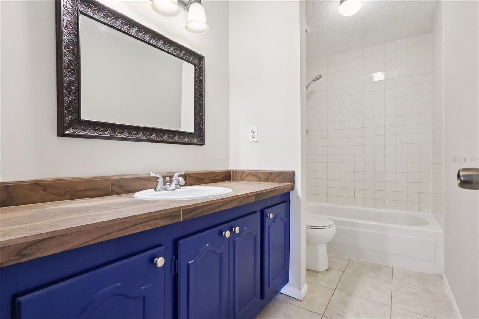 ROYAL ARMS CONDO - Residential