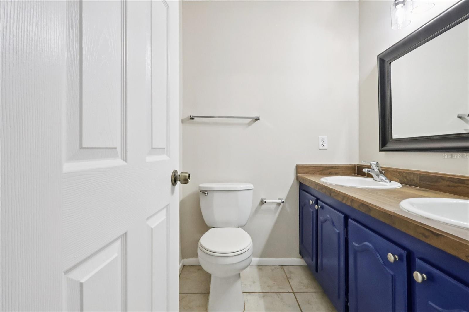 ROYAL ARMS CONDO - Residential