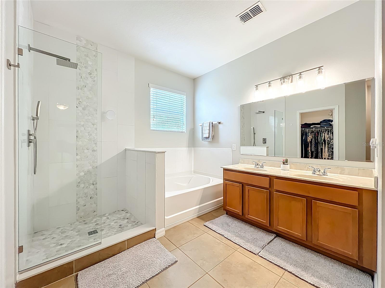 ROCK SPRINGS RIDGE PHASE VI-B - Residential