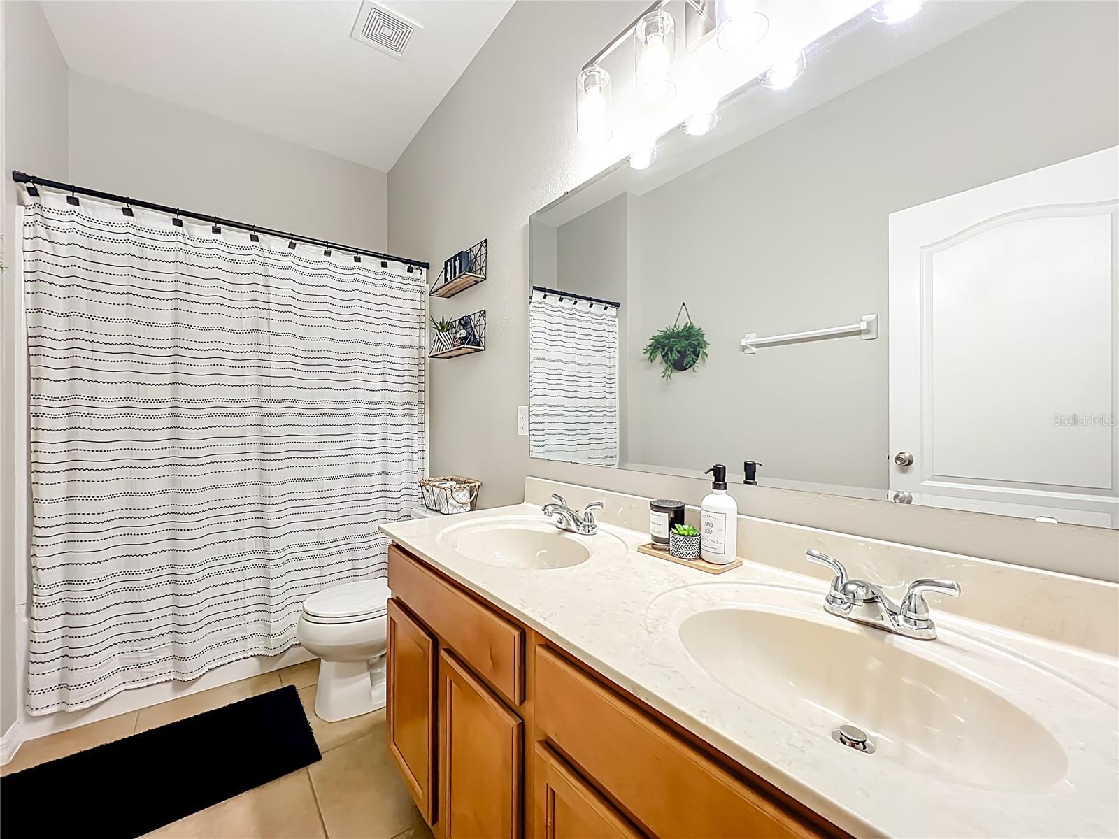 ROCK SPRINGS RIDGE PHASE VI-B - Residential