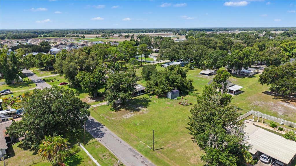 Photo of 3015 Der Road, Plant City, FL 33566 (MLS # TB8534114)