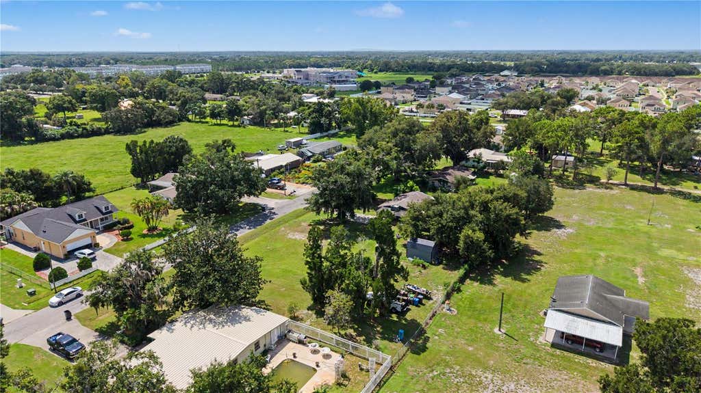 Photo of 3015 Der Road, Plant City, FL 33566 (MLS # TB8534114)
