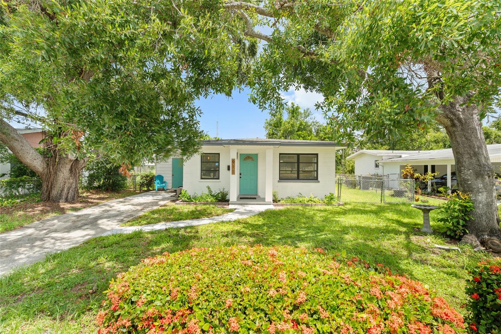 Charming 3-Bedroom Home with Spacious Yard in the Heart of Bradenton! This beautifully updated home features stylish vinyl flooring throughout, quartz countertops, a striking backsplash, and stainless steel appliances. Enjoy an abundance of natural light, a dedicated utility room with washer and dryer, and a fully fenced yard—perfect for pets, entertaining, or even adding a pool. Bring your boat or RV—there’s plenty of space and NO HOA or deed restrictions.
Major updates include a newer A/C, roof (2017), and water heater. Just 4 minutes (1 mile) from Riverwalk and Downtown Bradenton, with easy access to dining, shopping, and just 20 minutes from the world-famous beaches of Anna Maria Island.
Whether you're a first-time homebuyer or an investor, this property offers immense potential with excellent cash flow opportunities. **This property qualifies for a 1-Point Lender paid, full term, rate buy down if using preferred lender. Inquire for more details.**