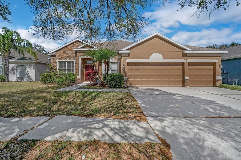 Photo of 11713 Summer Springs Drive, Riverview, FL 33579 (MLS # TB8413729)
