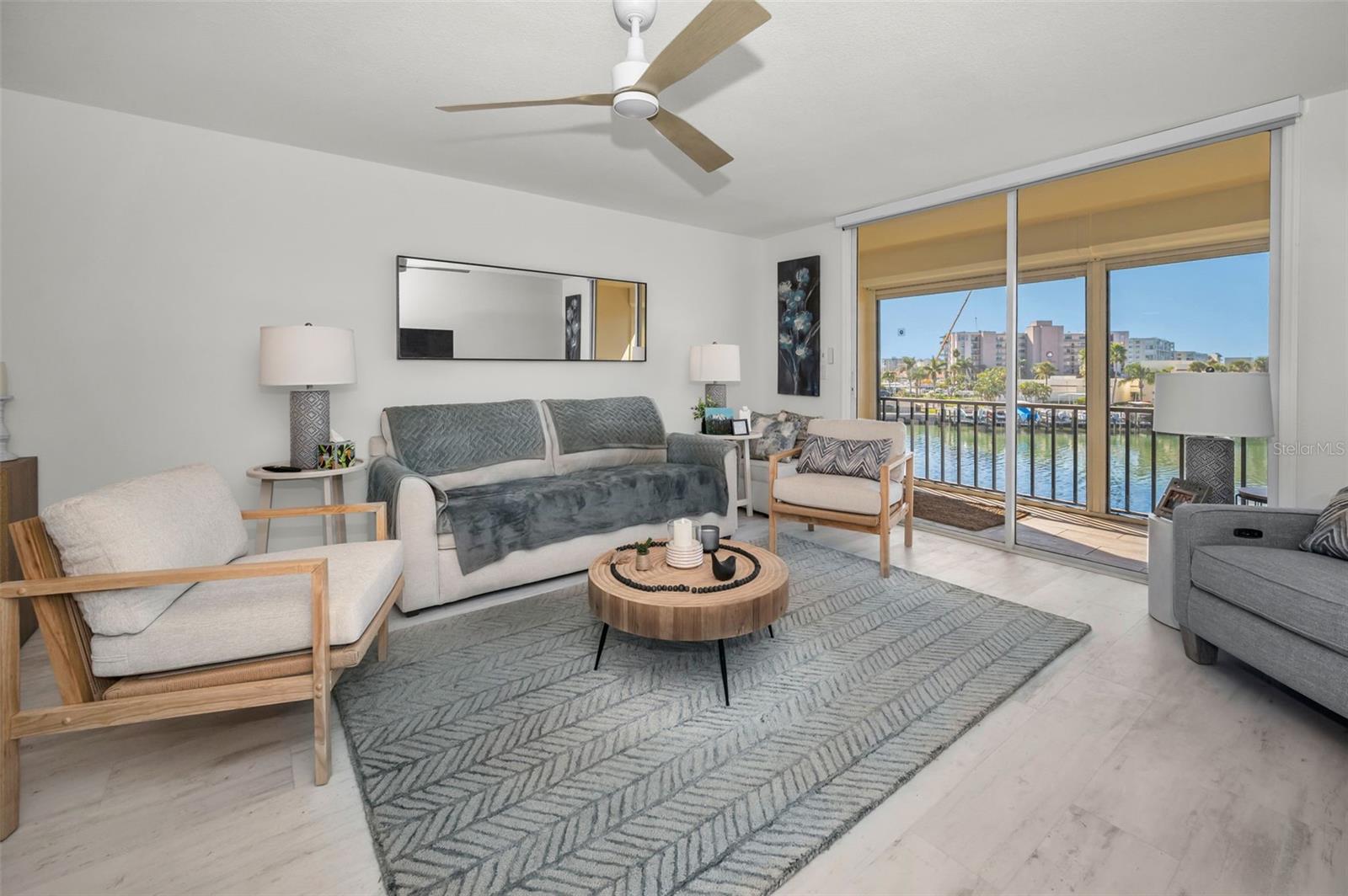 BAY ISLAND - Residential