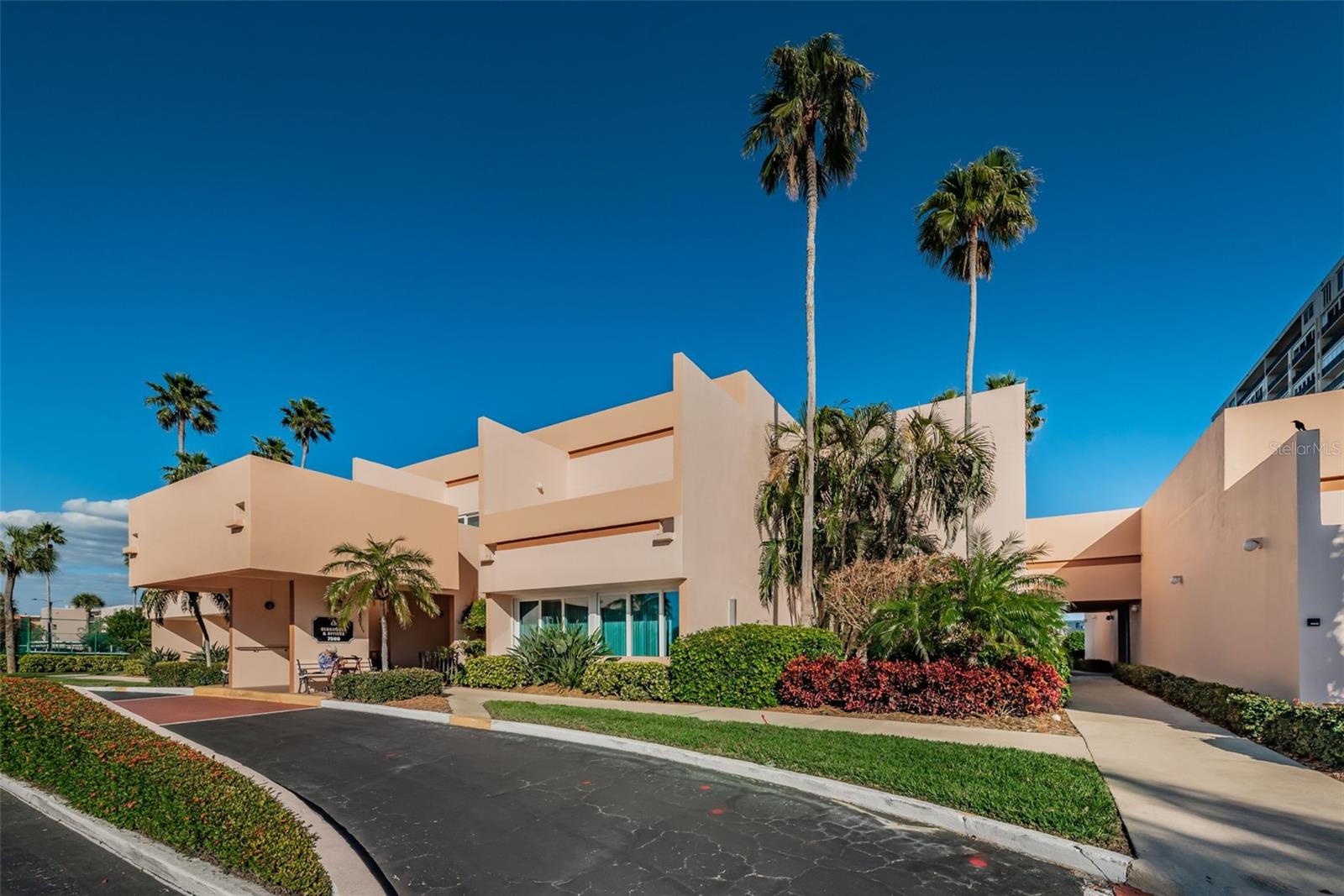 BAY ISLAND - Residential