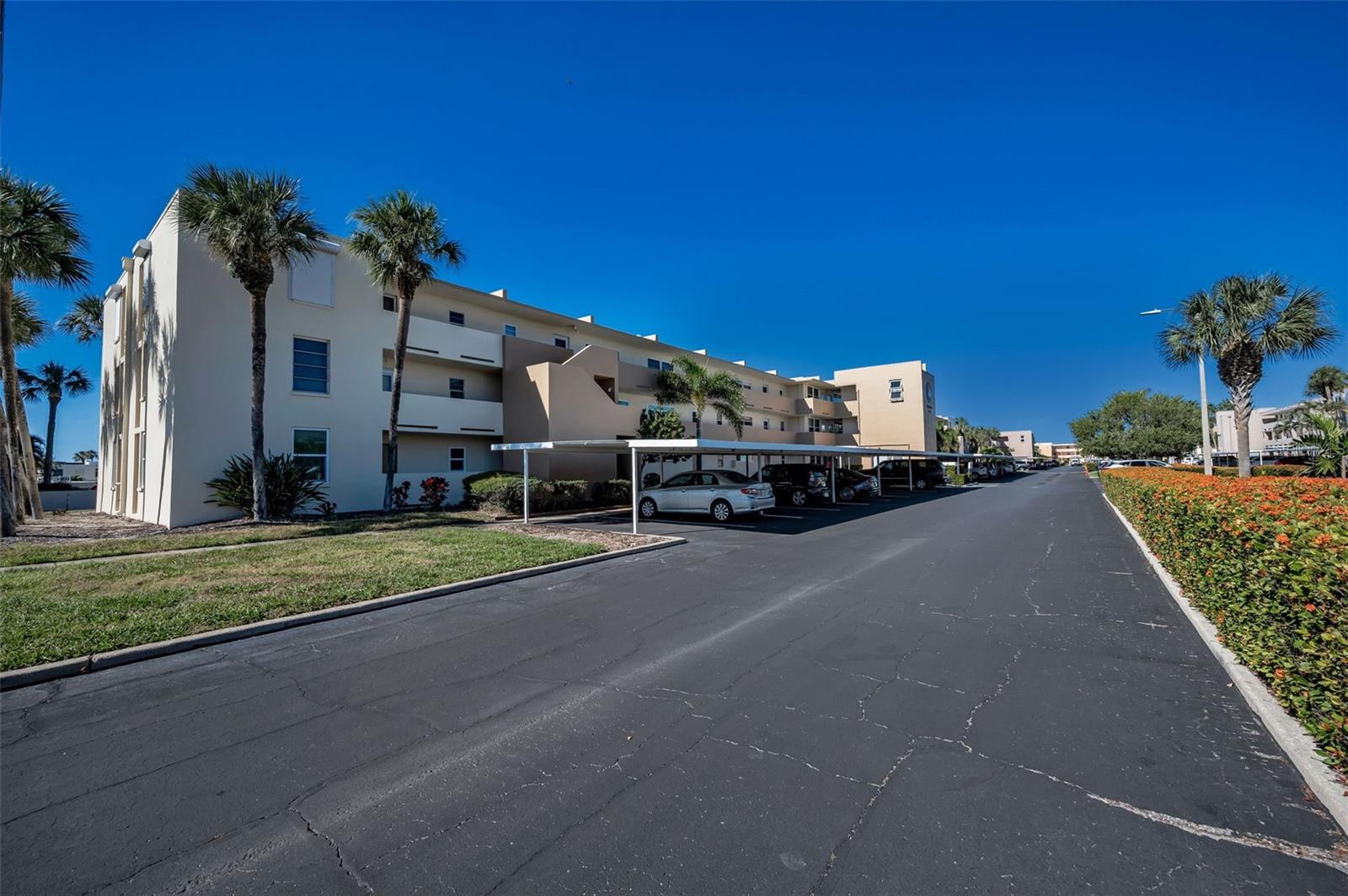 BAY ISLAND - Residential