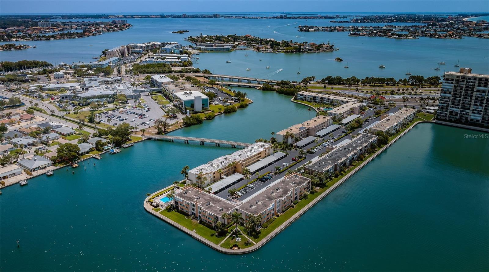 BAY ISLAND - Residential