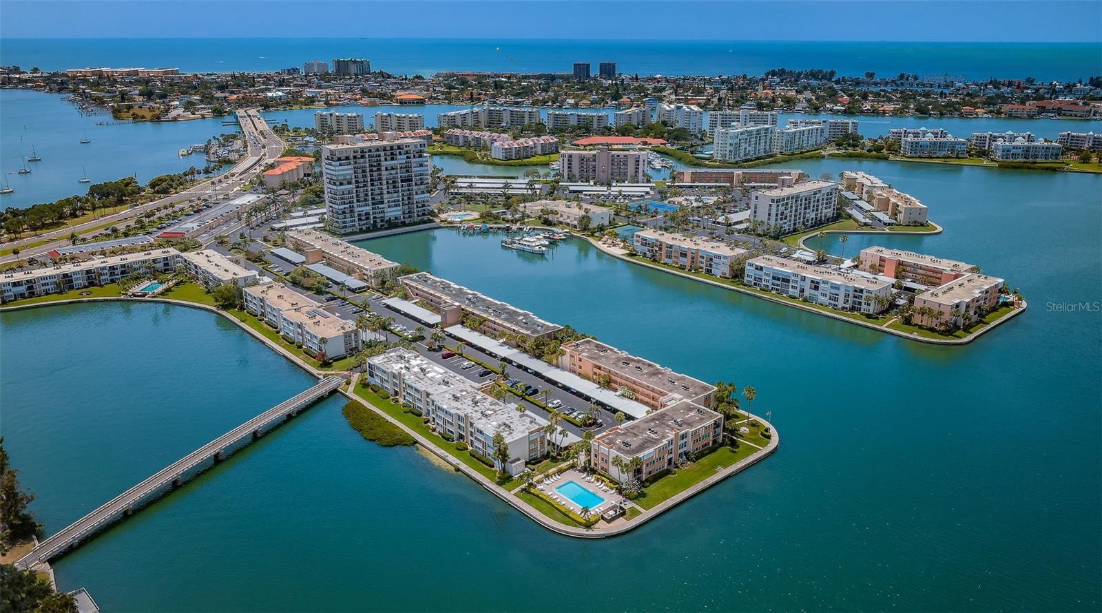 BAY ISLAND - Residential