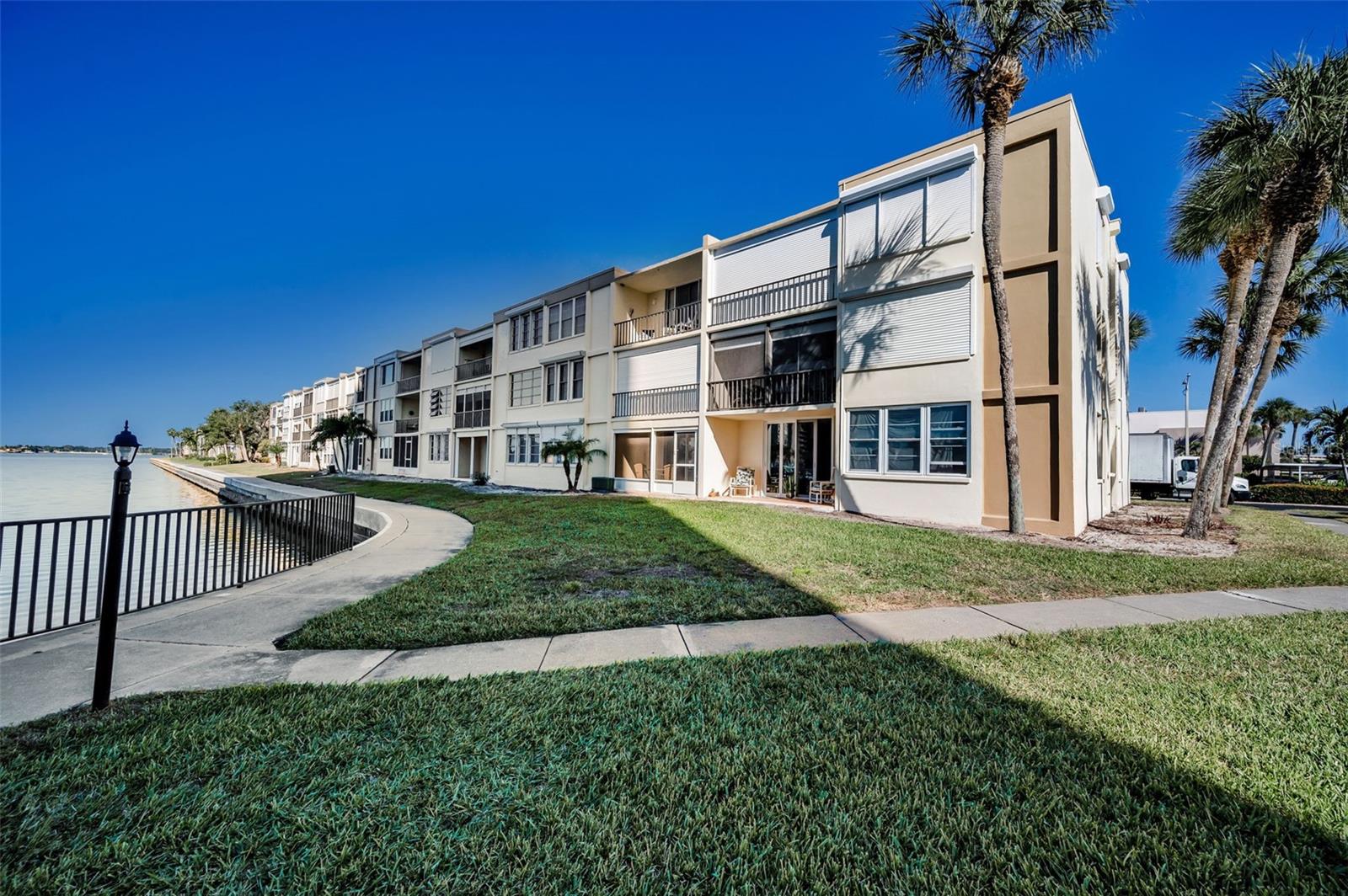 BAY ISLAND - Residential