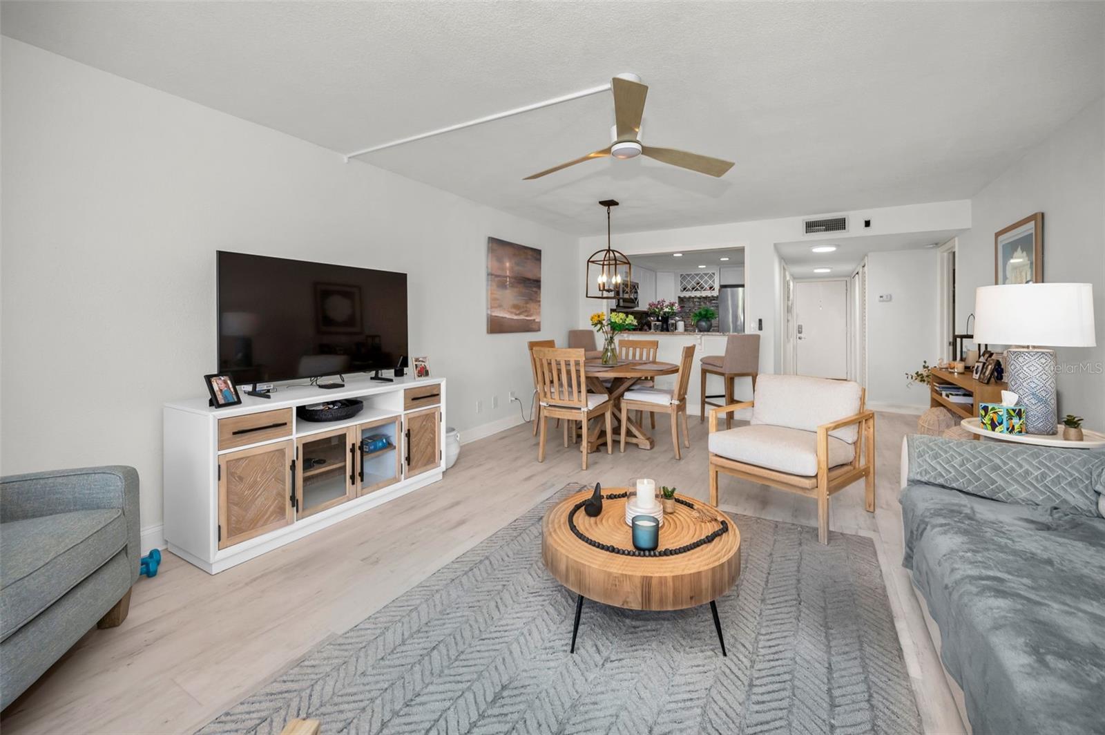 BAY ISLAND - Residential