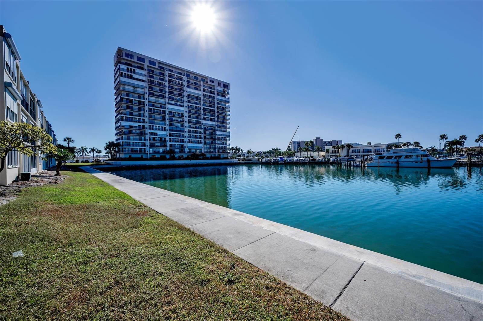 BAY ISLAND - Residential