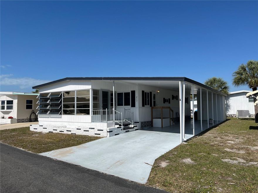 Quiet street,  a brand new AC in 2024. Newer windows, membrane roof over oct 2025, newer supply plumbing, updated baths, laminate flooring and newer carpet though out. Priced to sell and ready to move right in,  fully furnished.
Venice Isle is the premier resident owned over 55 Mobile home Park in Venice.  There are close to 1000 homes with the most active residents. There is always something going on for you to do. We have many Park gatherings and first rate shows on site. The Park has every amenity you can imagine. Come take a walk through both of our 2 clubhouses and make yourself at home. The Park has 2 tennis courts, a fitness center, 2 heated pools, 2 hot tubs, saunas, putting greens, shuffleboard, Bocce ball, miniature golf, art rooms, pool room, TV lounges, card rooms, library, horseshoes, ceramic kilns, 2 huge ballrooms, Sunday services and much more!