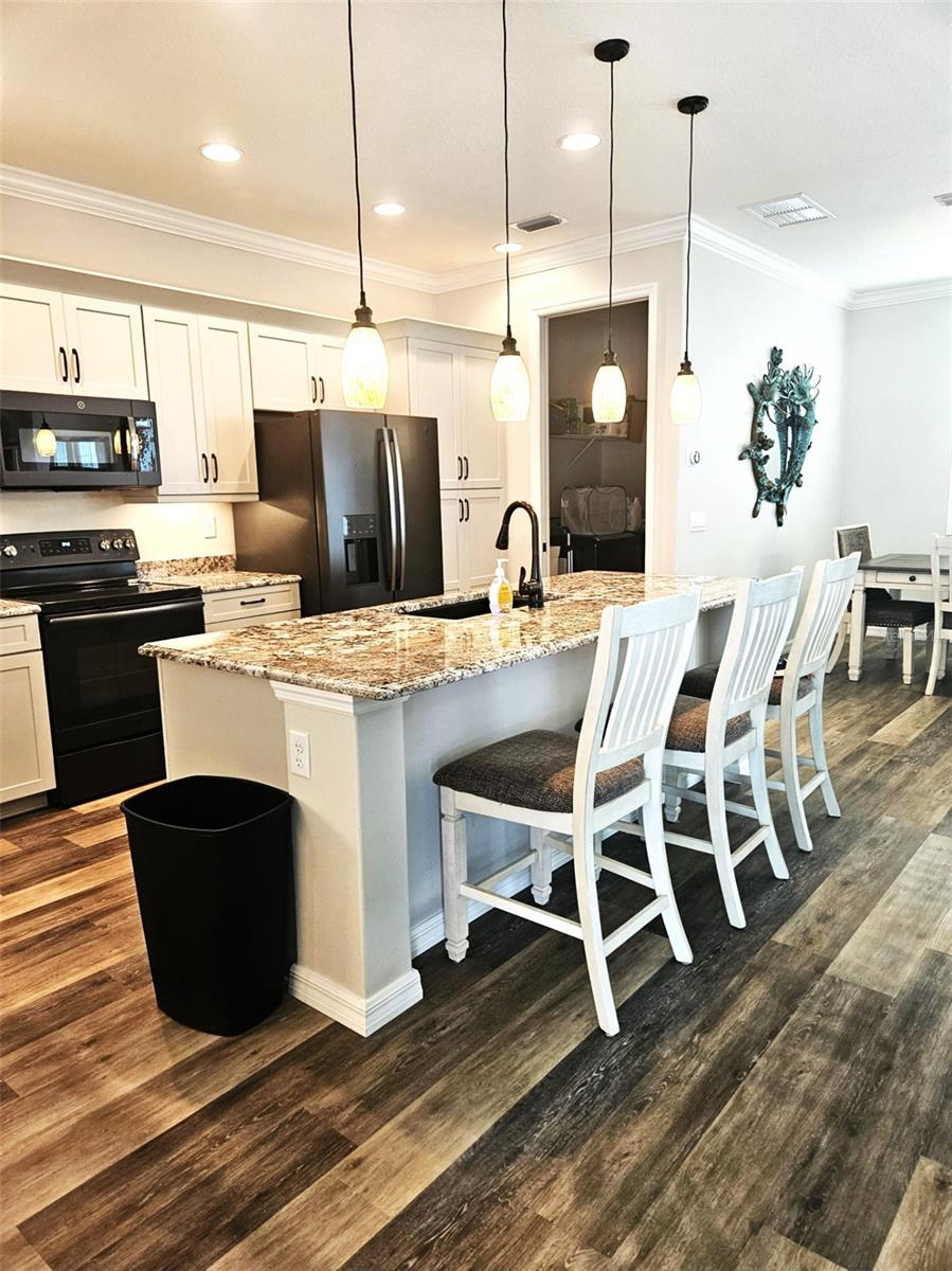 SOUTH VENICE - Residential Lease