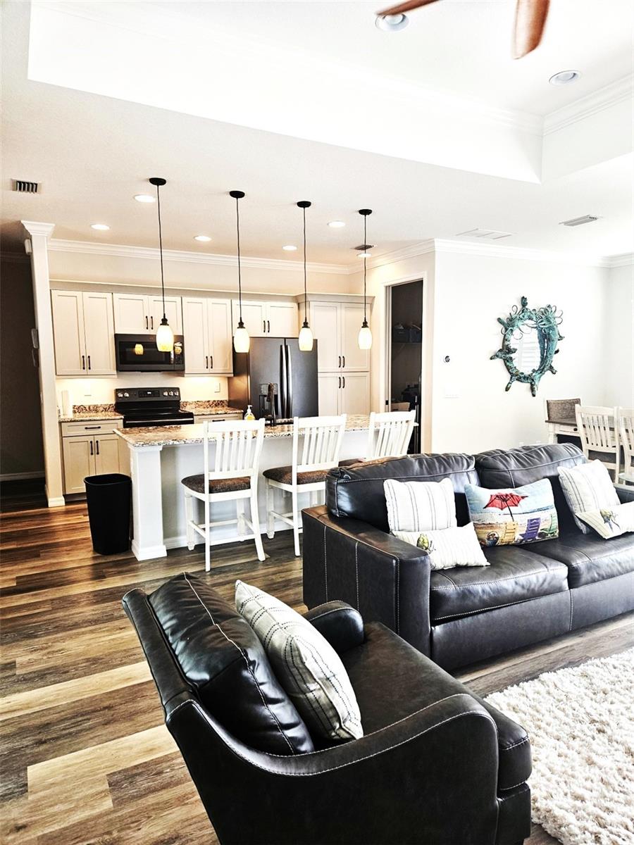 SOUTH VENICE - Residential Lease