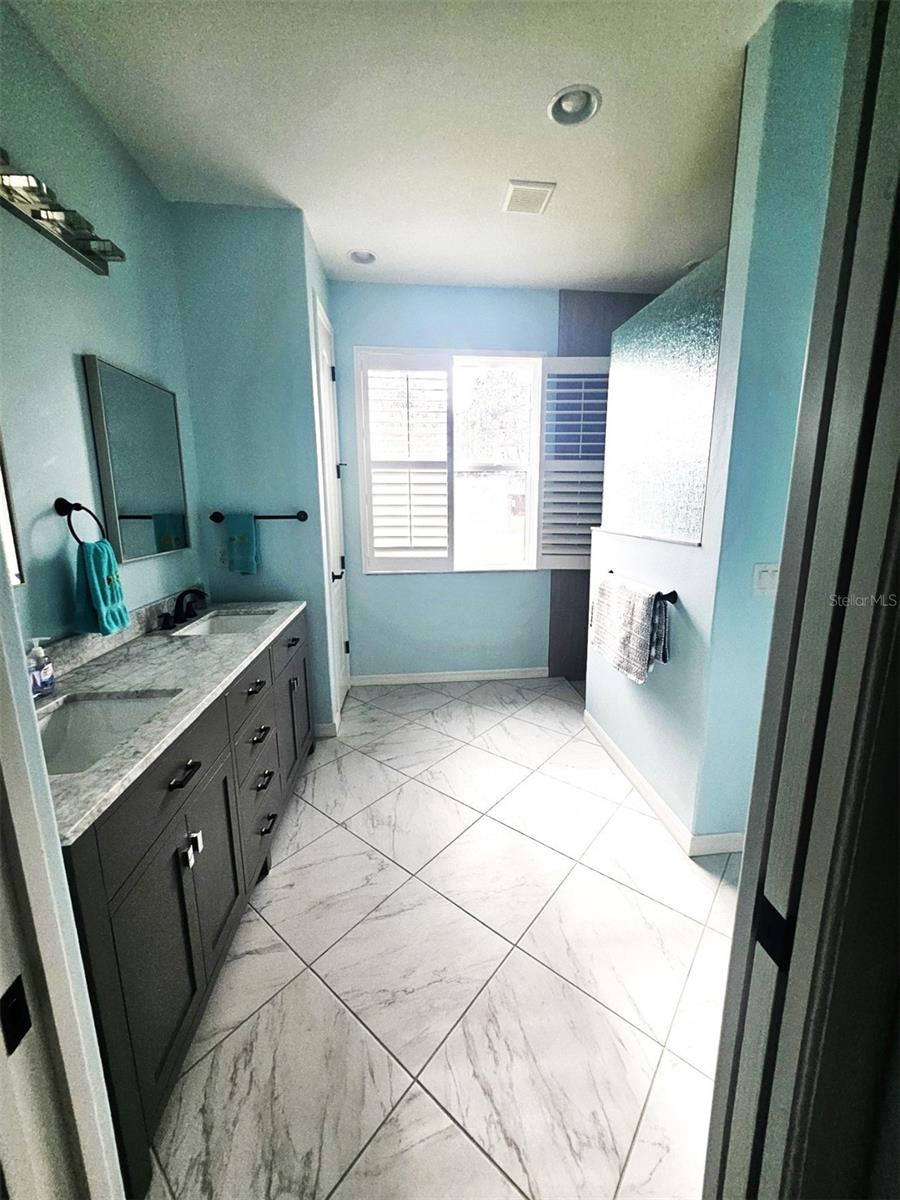 SOUTH VENICE - Residential Lease