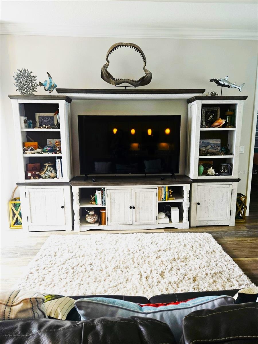 SOUTH VENICE - Residential Lease