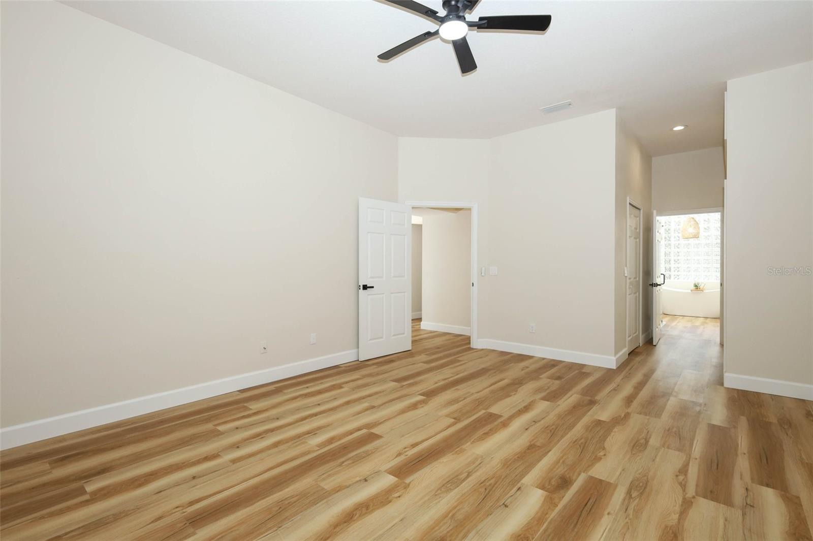 UNIVERSITY ESTATES - Residential