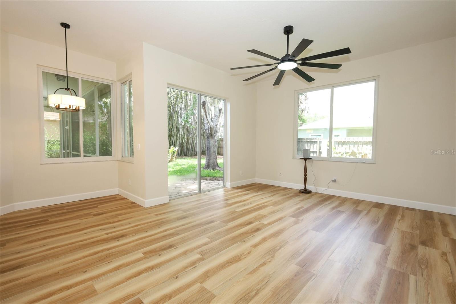 UNIVERSITY ESTATES - Residential
