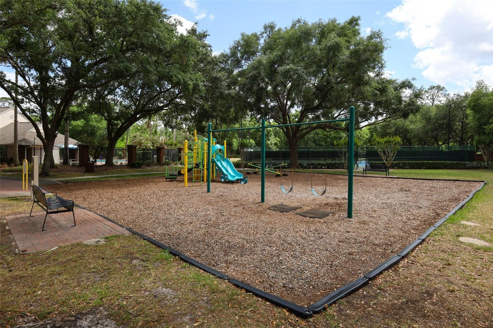 UNIVERSITY ESTATES - Residential
