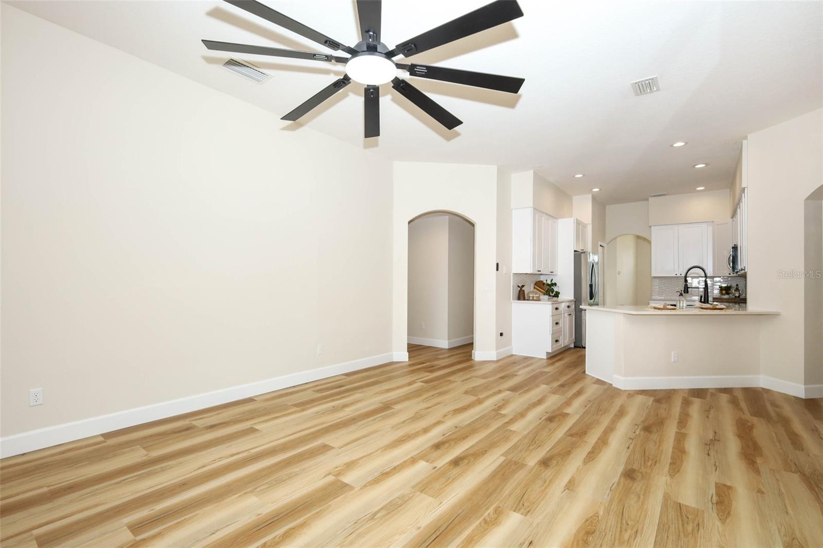 UNIVERSITY ESTATES - Residential