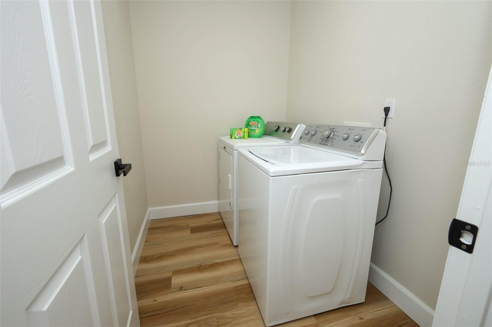 UNIVERSITY ESTATES - Residential