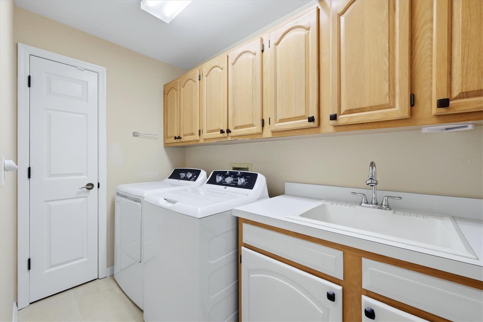 LAKES ESTATES 3 OF SARASOTA - Residential