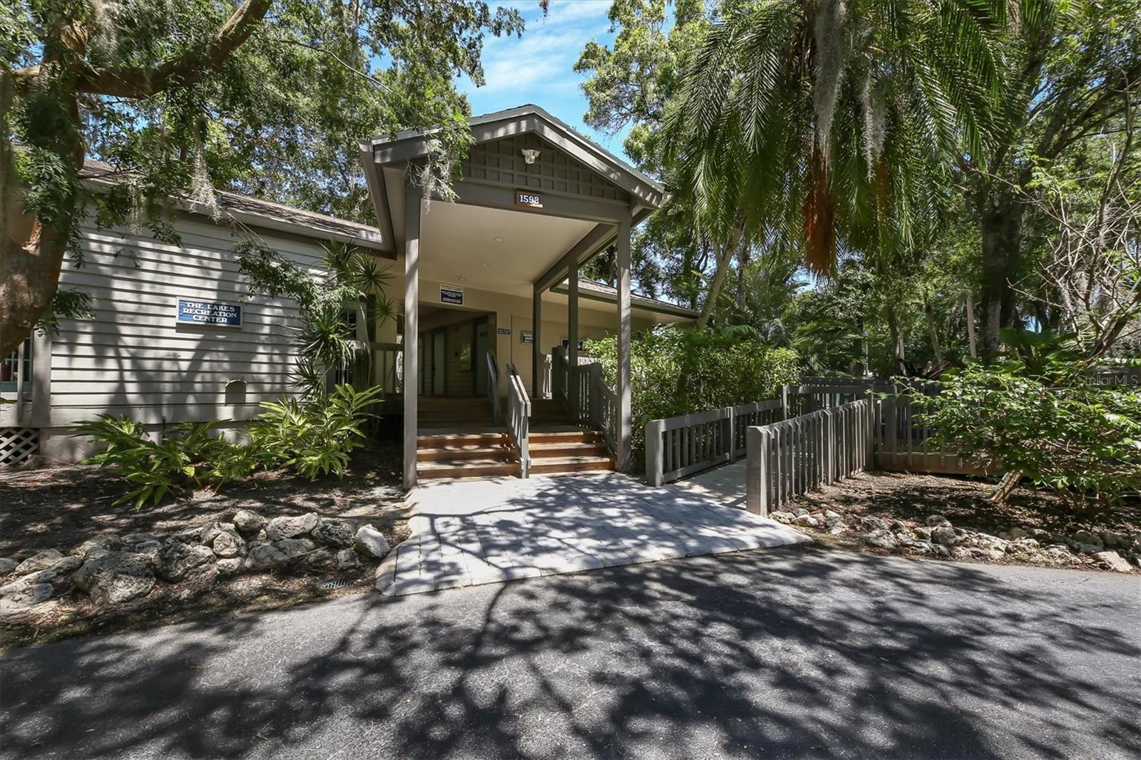 LAKES ESTATES 3 OF SARASOTA - Residential