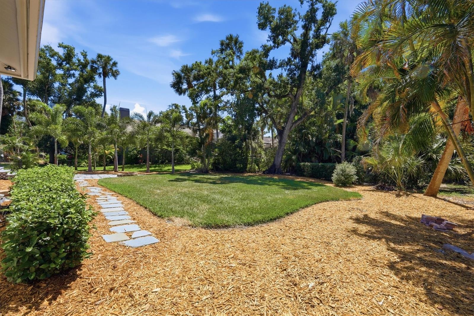 LAKES ESTATES 3 OF SARASOTA - Residential