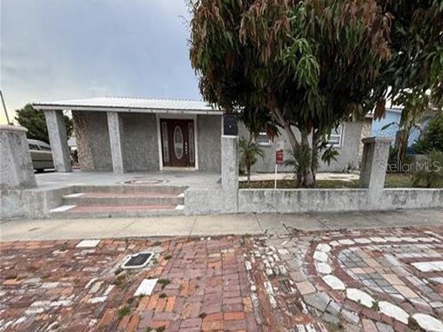 Photo of 1129 SW Golden Avenue, Arcadia, FL 34266 (MLS # O6415344)