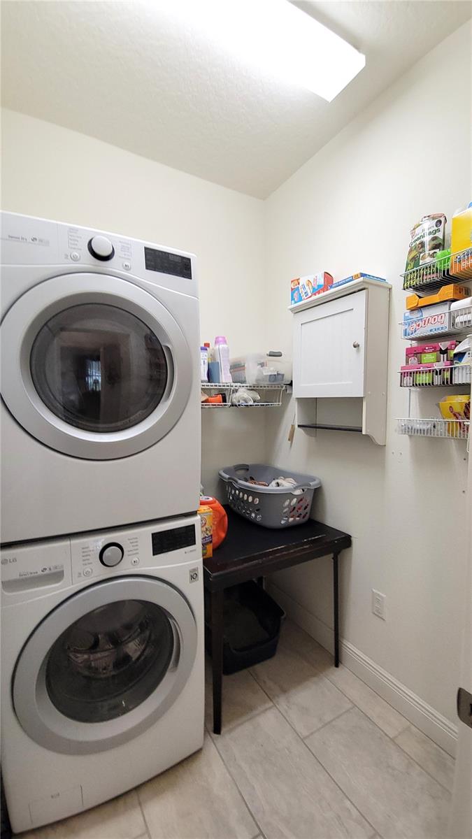 RIDGEWOOD CROSSING - Residential