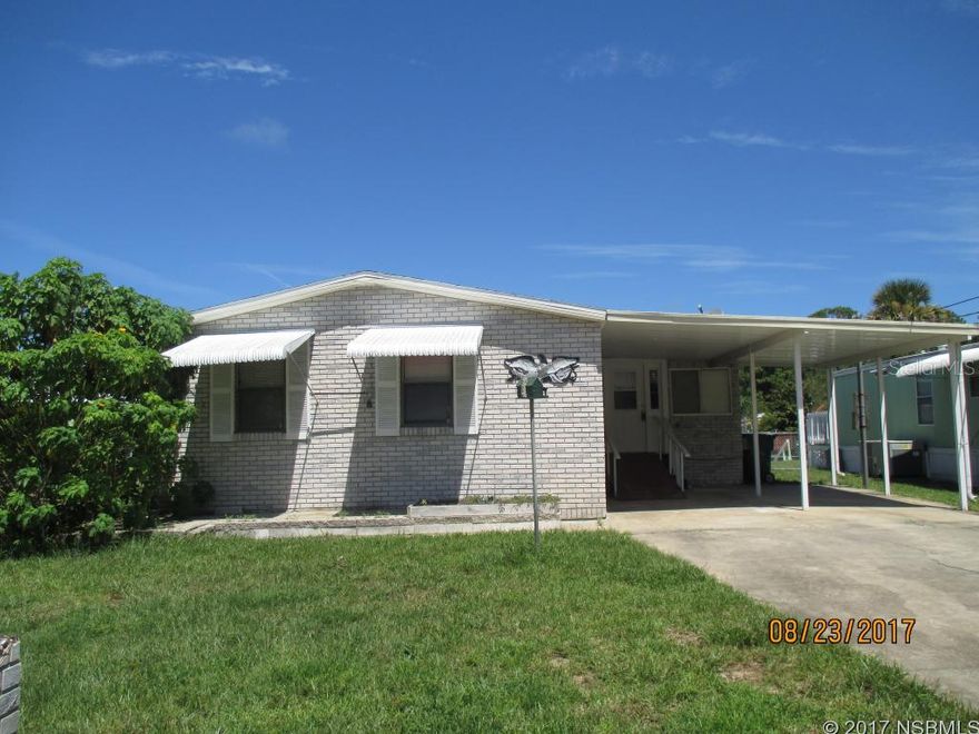 REDUCE! REDUCED! REDUCED! CHEAP WATER...CANAL FRONT HOME...THIS  3 BEDROOM, 2 BATH CANAL FRONT, 1980 MANUFACTURED HOME (DOUBLE WIDE) WITH STUCCO BRICK SIDING, IS LOCATED ON THE LARGE CANAL IN OAK HILL. THE HOME HAS A BRAND NEW ROOF AND TOTALLY UPGRADED FOR FHA WITH NEW TIE DOWNS AND ALL STRUCTURAL REQUIREMENTS..REPORTS PRESENT... THE HOME HAS A FIREPLACE AND SPLIT BEDROOMS AND LOTS OF STORAGE. THERE IS A BOAT HOUSE WITH STORAGE ROOM AND DOCK... DOCK AND  BOAT HOUSE ROOF NEEDS SOME REPAIR. THE HOME HAS A LARGE FLORIDA ROOM FOR ENTERTAINING..BRING YOUR PERSONAL TOUCHES TO THIS LOVELY HOME IN A GREAT CANAL FRONT COMMUNITY! THE HOME WILL QUALIFY FOR FHA! ;Water: City