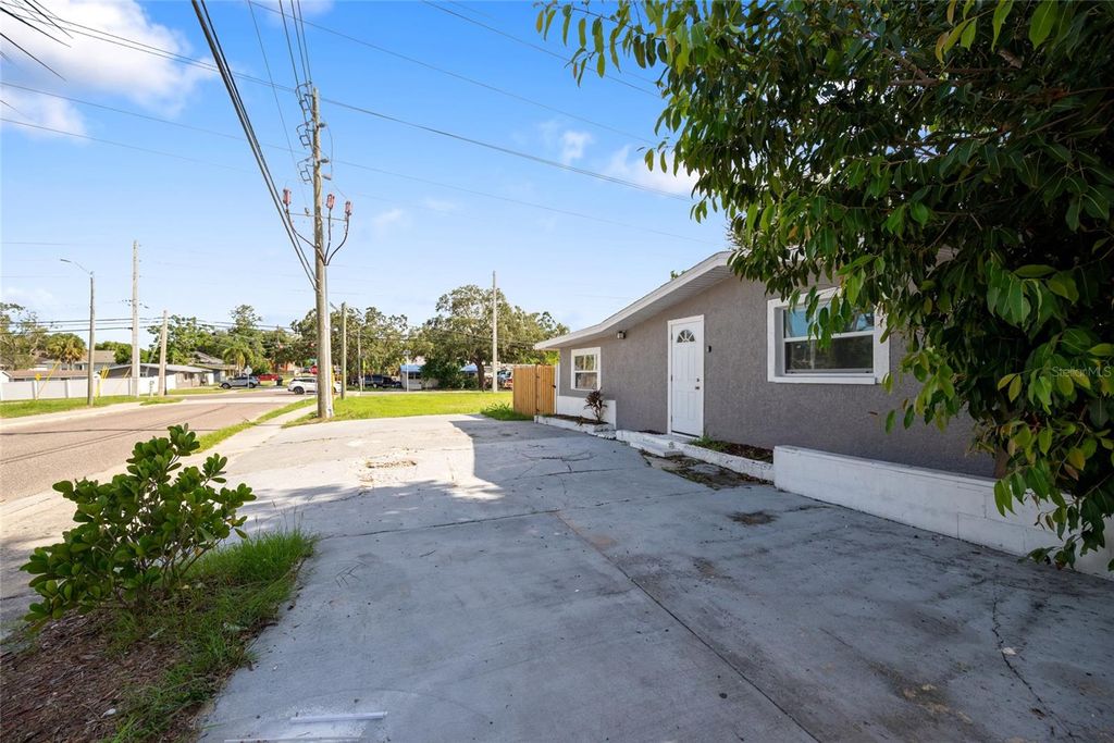 Photo of 605 S Disston Ave, Tarpon Springs, FL 34689 (MLS # TB8423633)