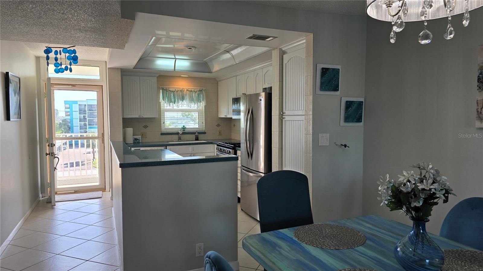 1847 SHORE DRIVE S 415