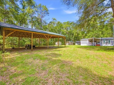 Photo of 9986 S Forestline Avenue, Inverness, FL 34452 (MLS # O6405223)