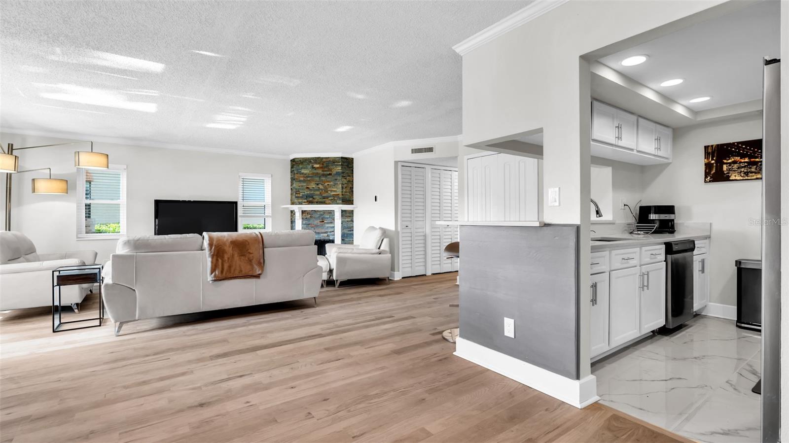 WILLOW POINT CONDO - Residential