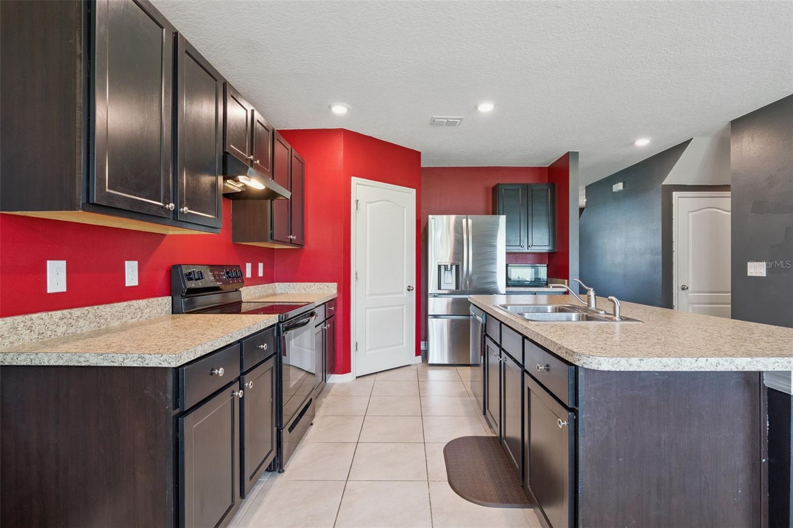 10528 BRONZE LEAF COURT