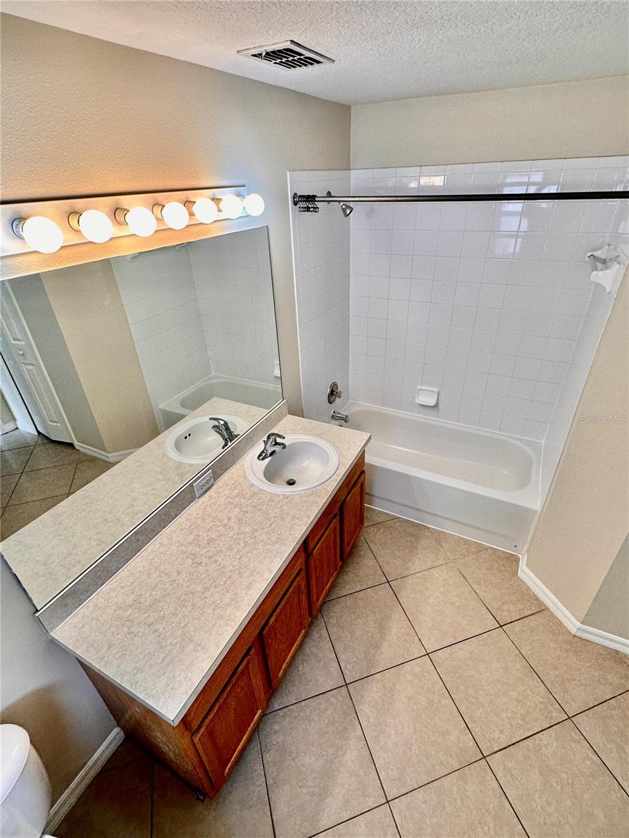 LEGACY PARK PH 01 - Residential Lease