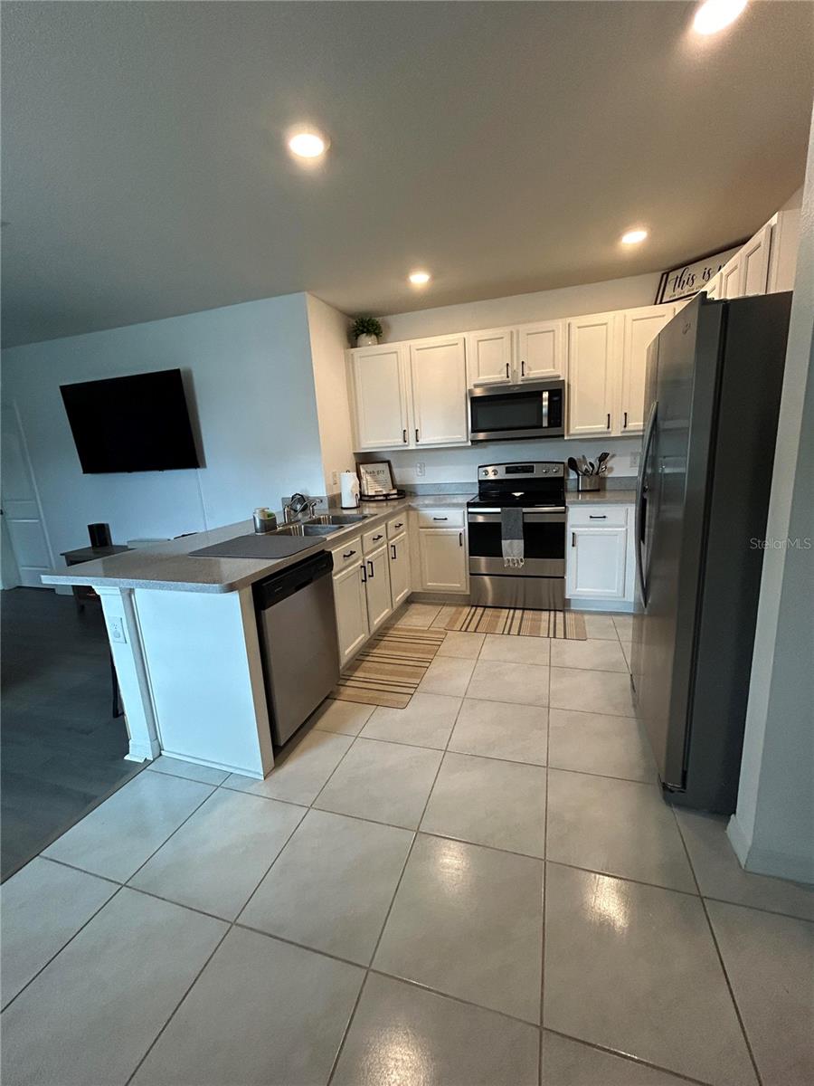 RIVERBEND AT CAMERON HEIGHTS PH 3 - Residential Lease