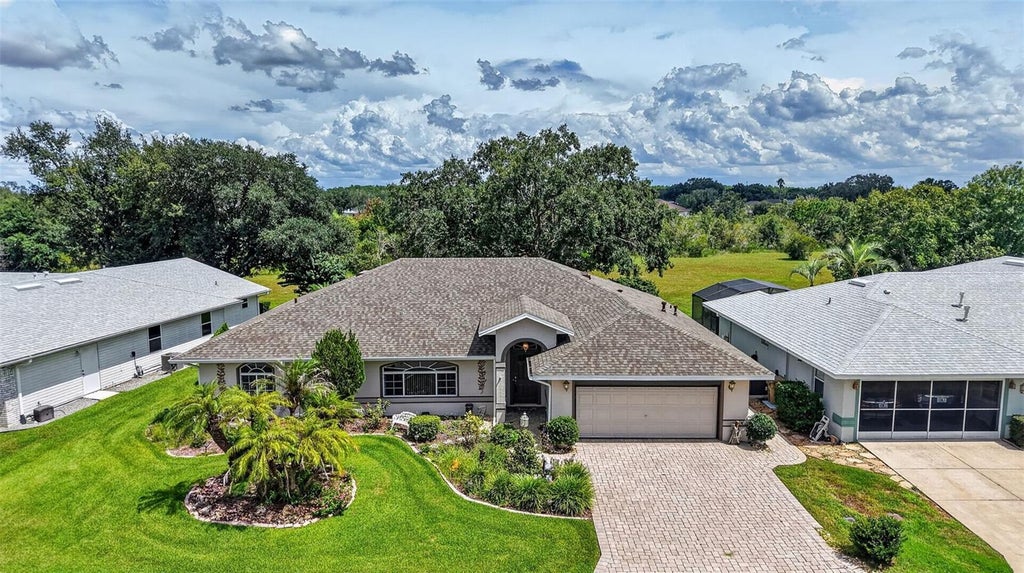 Photo of 21526 King Henry Avenue, Leesburg, FL 34748 (MLS # G5117191)