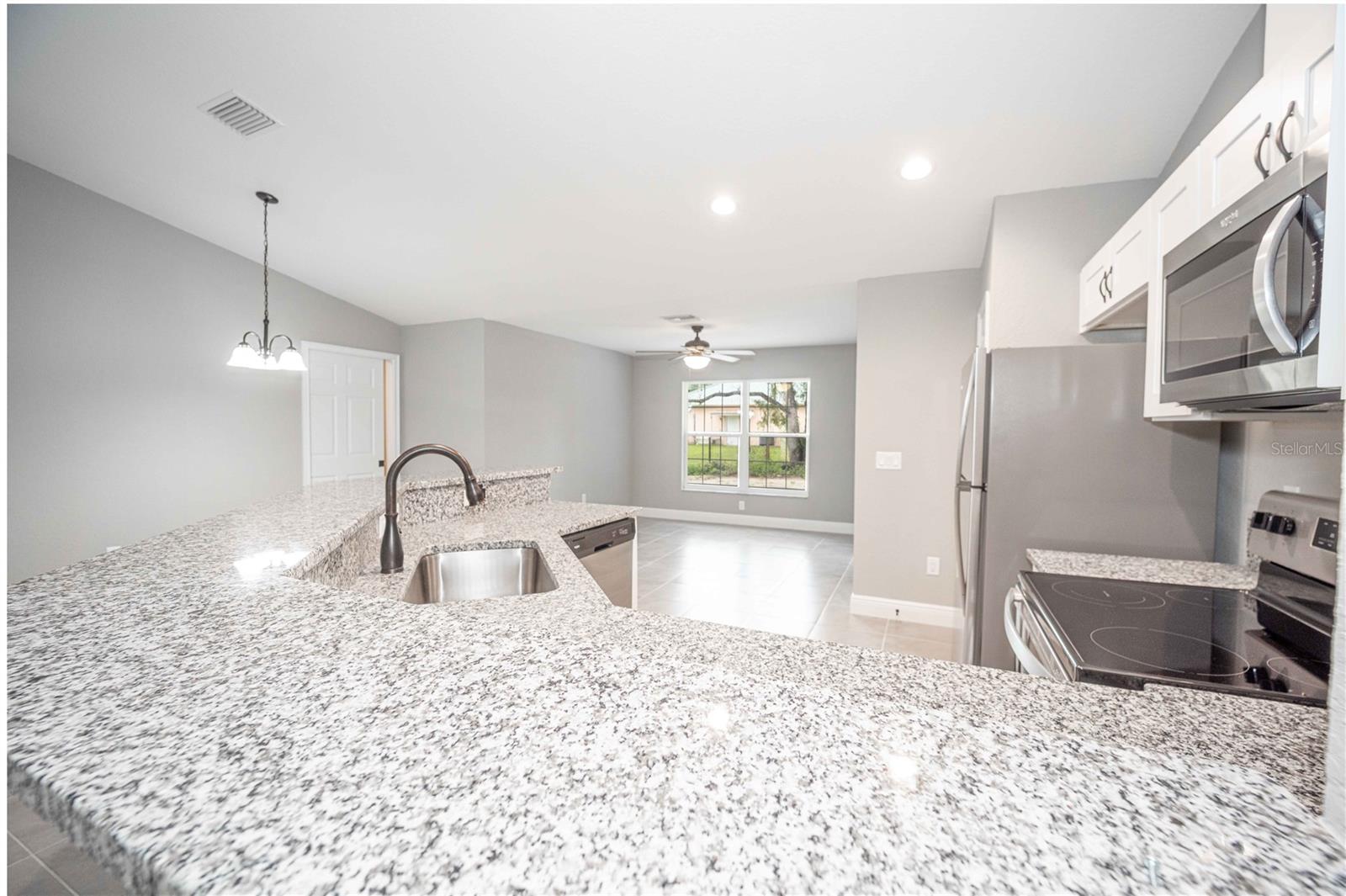 ORANGE BLOSSOM UN 5 - Residential Lease