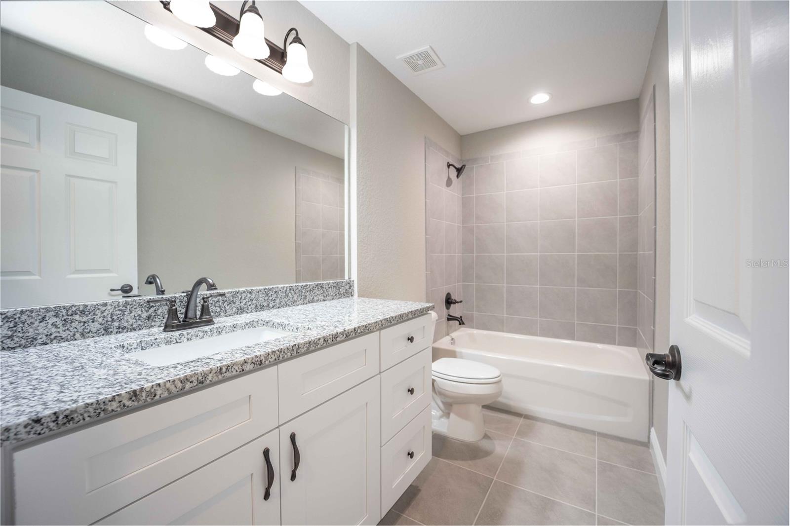 ORANGE BLOSSOM UN 5 - Residential Lease