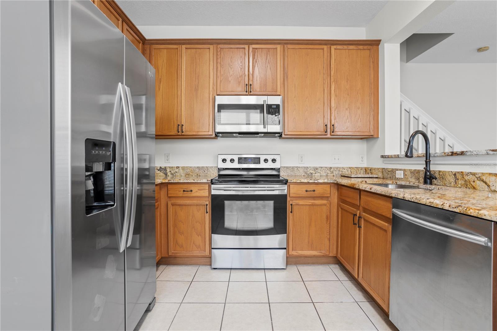 VISTAS AT LAKE HOWELL - Residential Lease