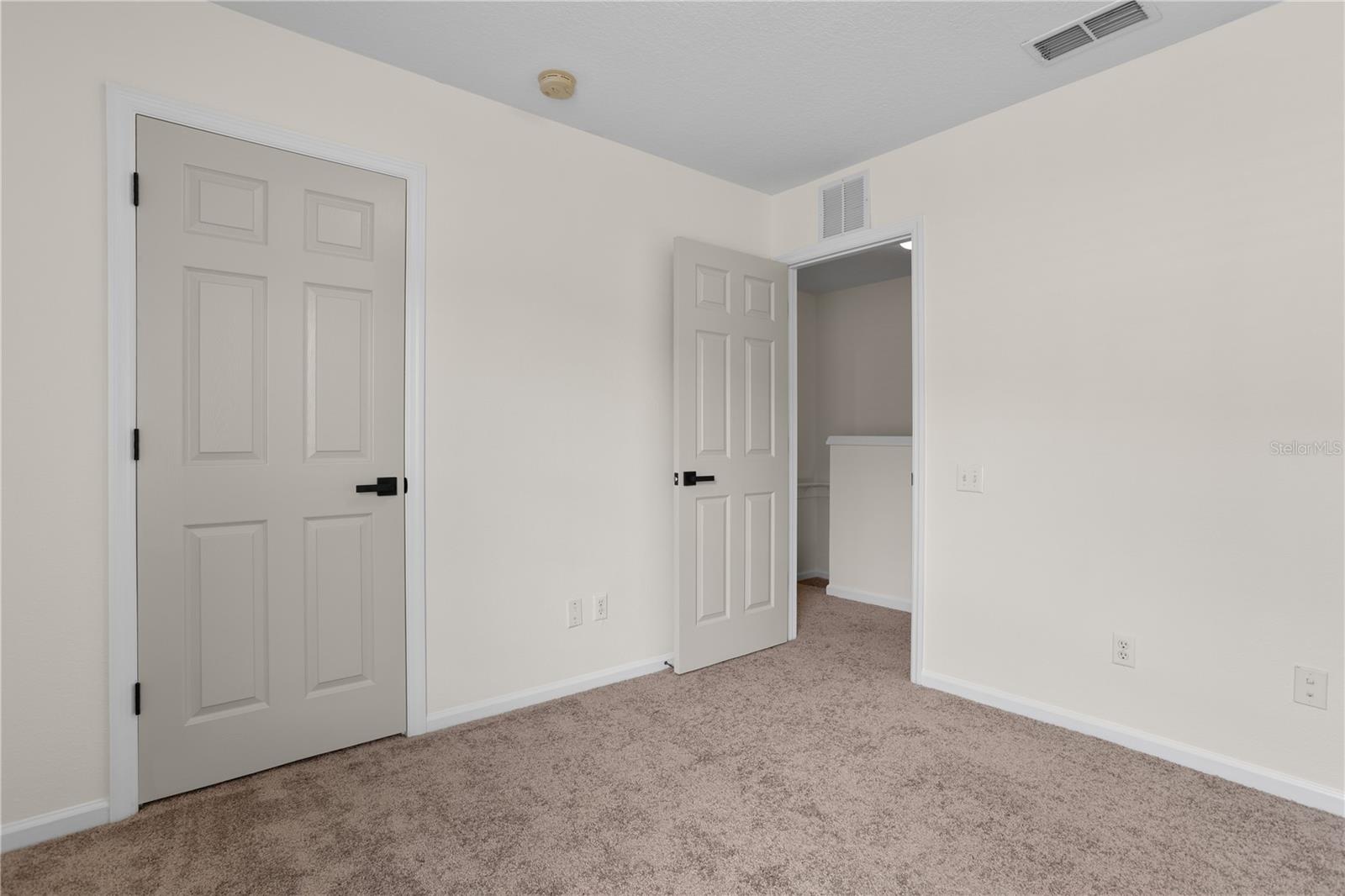 VISTAS AT LAKE HOWELL - Residential Lease