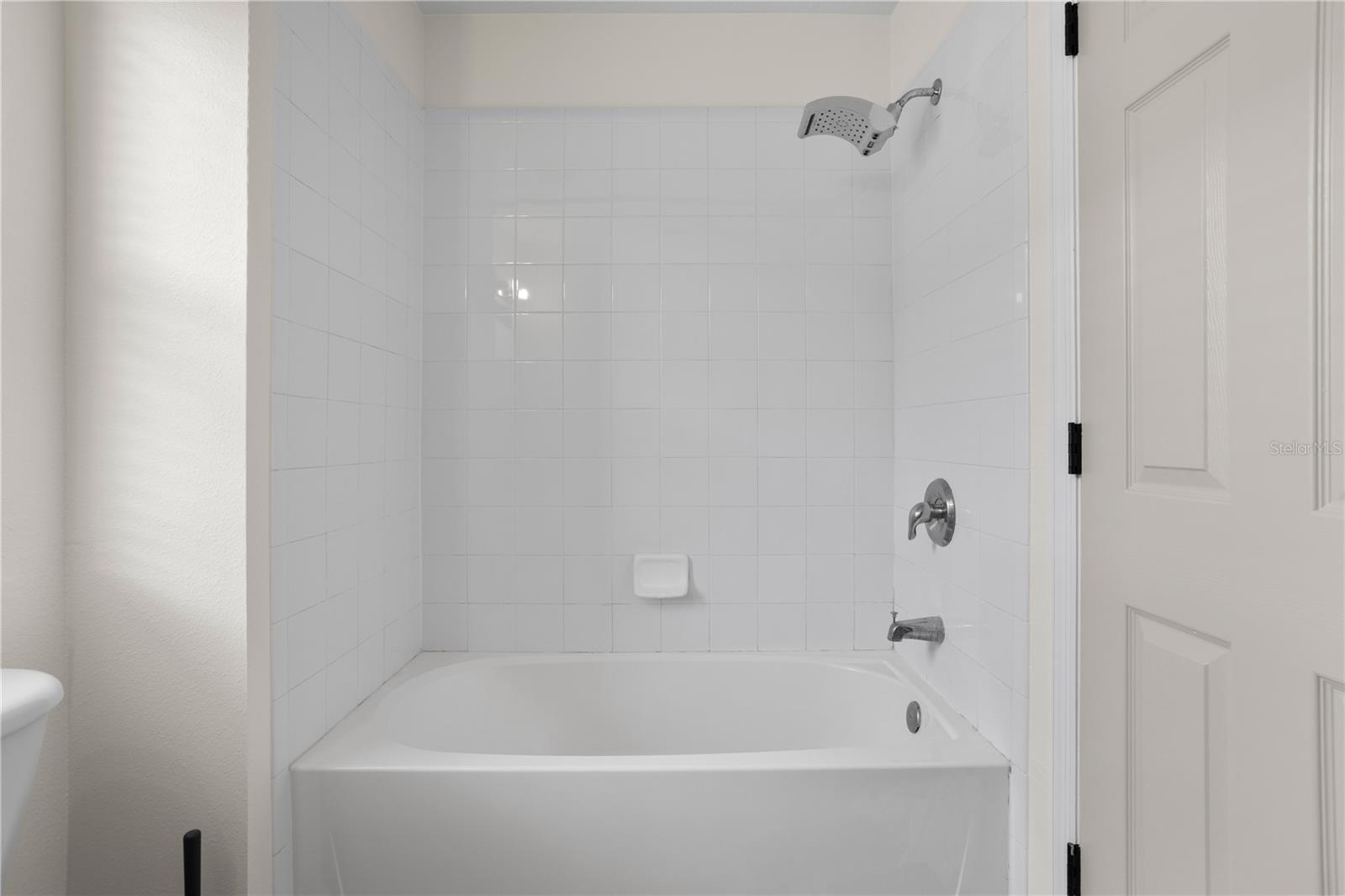 VISTAS AT LAKE HOWELL - Residential Lease