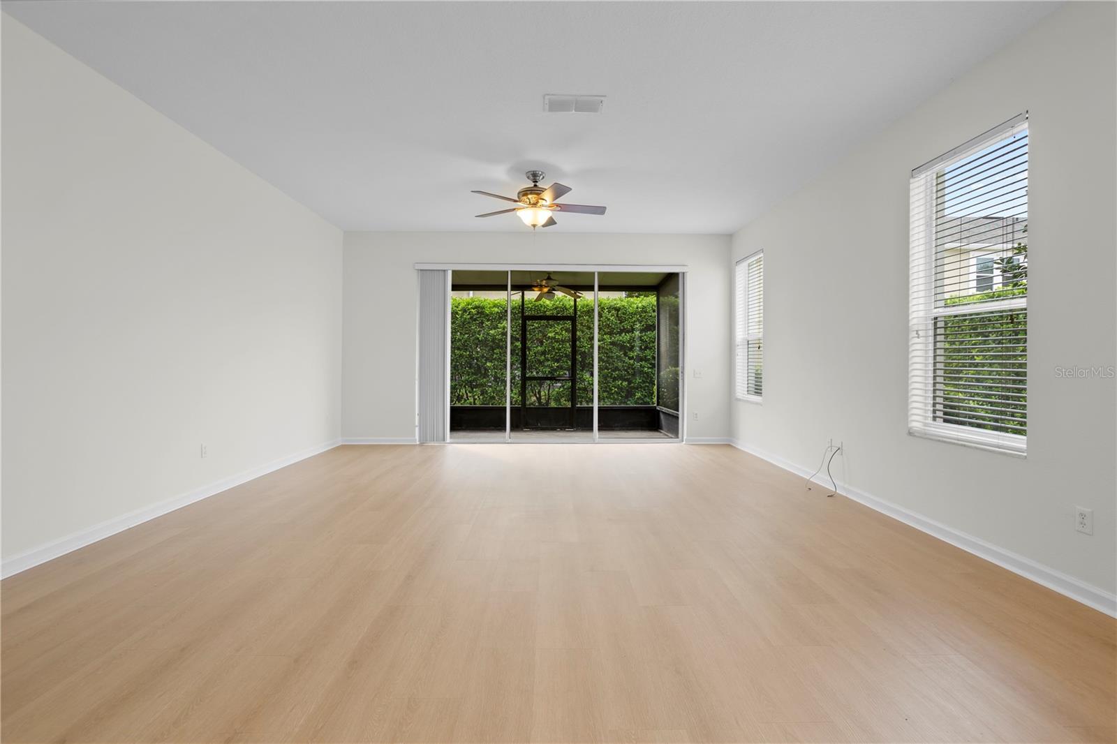 VISTAS AT LAKE HOWELL - Residential Lease