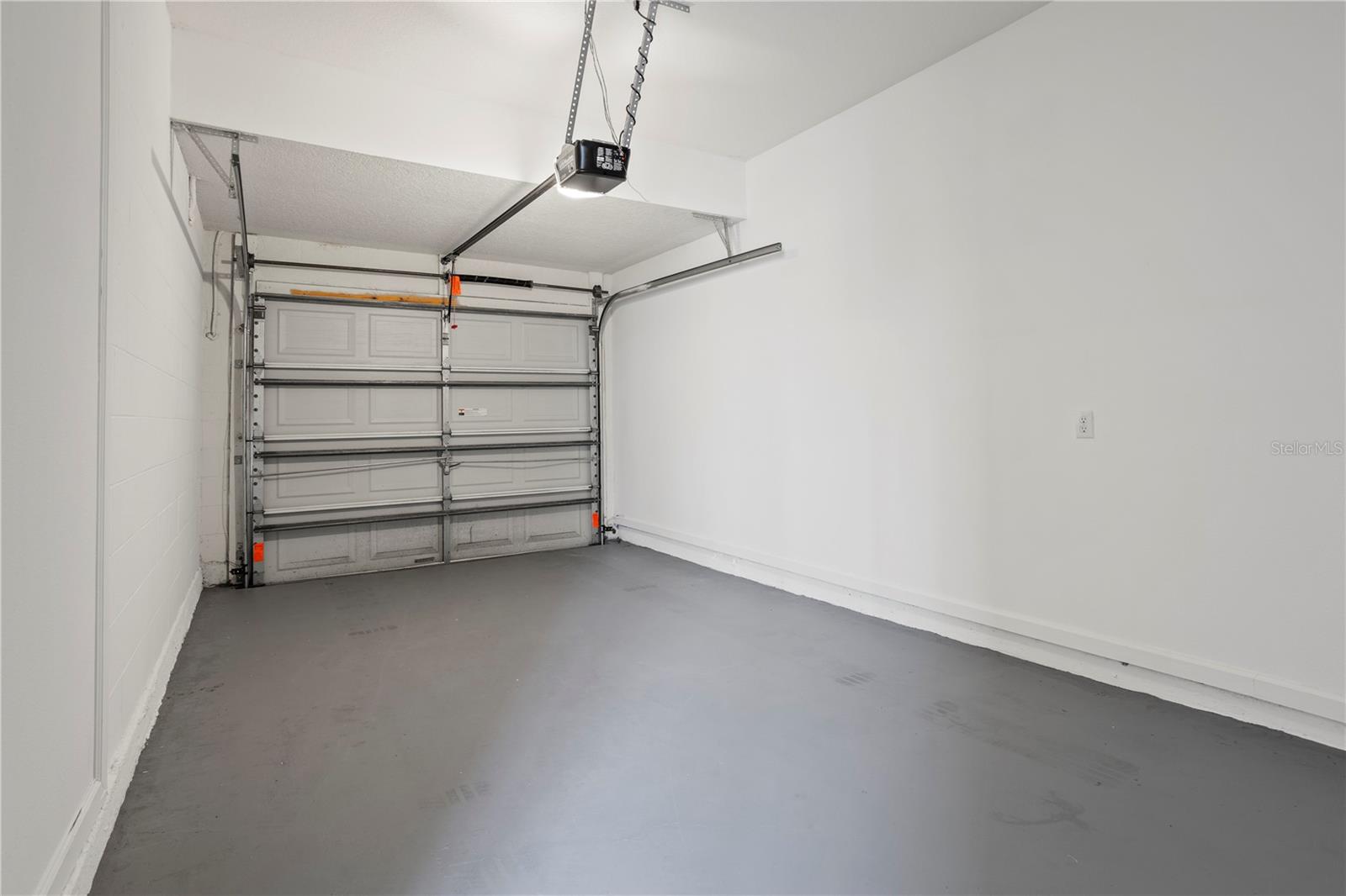 VISTAS AT LAKE HOWELL - Residential Lease