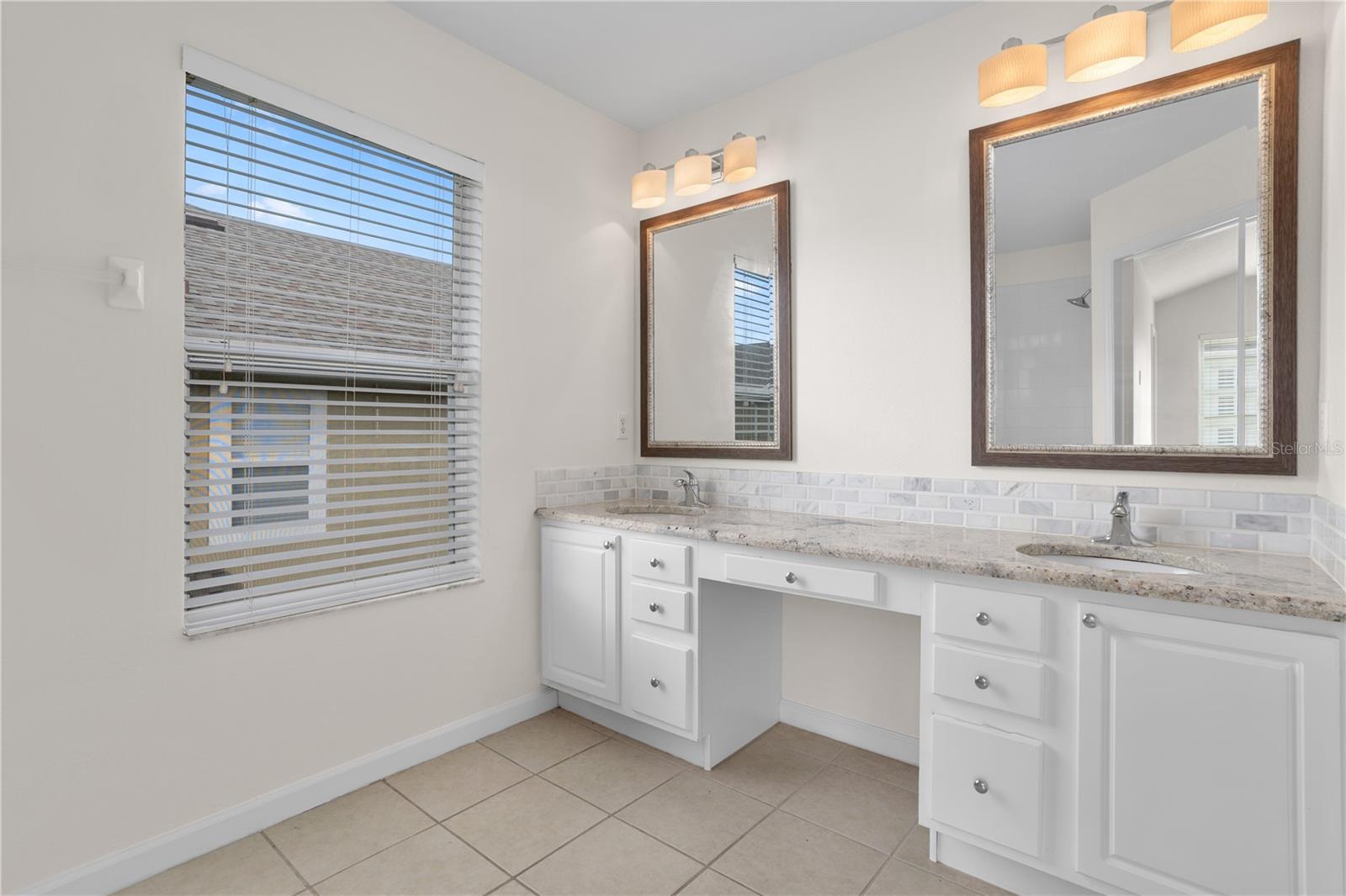 VISTAS AT LAKE HOWELL - Residential Lease