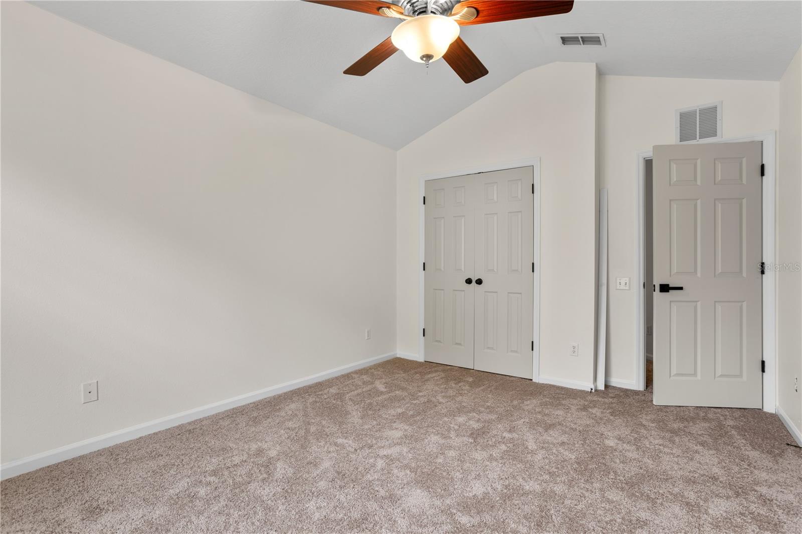 VISTAS AT LAKE HOWELL - Residential Lease