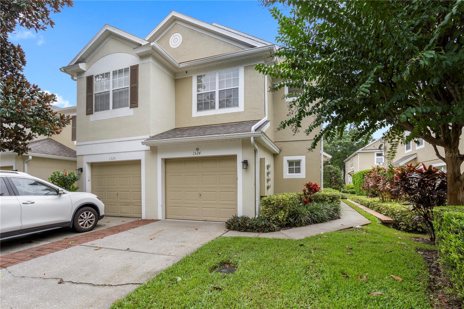 VISTAS AT LAKE HOWELL - Residential Lease